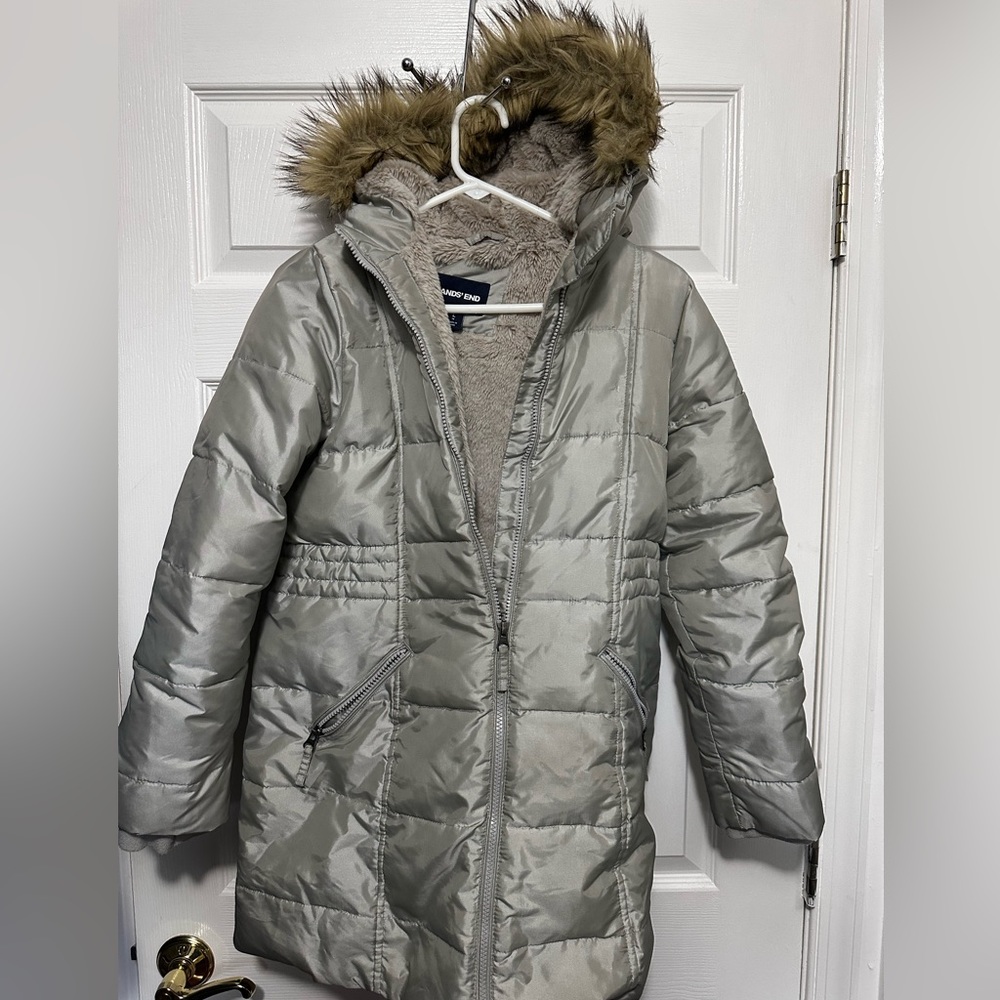 Lands End kids Girls long fleece lined jacket with removable fur hood (large)